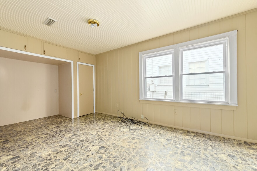 Building Photo - 223 Fair Ave