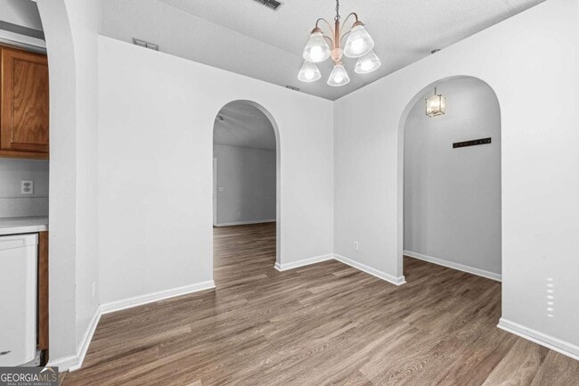Building Photo - 401 Maggie Way