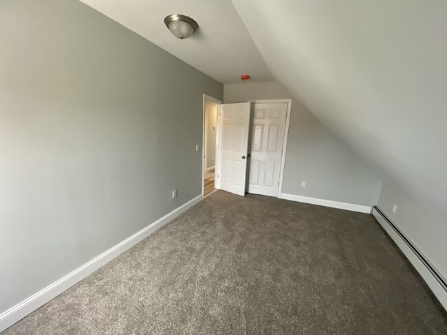 3rd Floor Bedroom (1 of 3 Bedrooms) - 4 Washington St