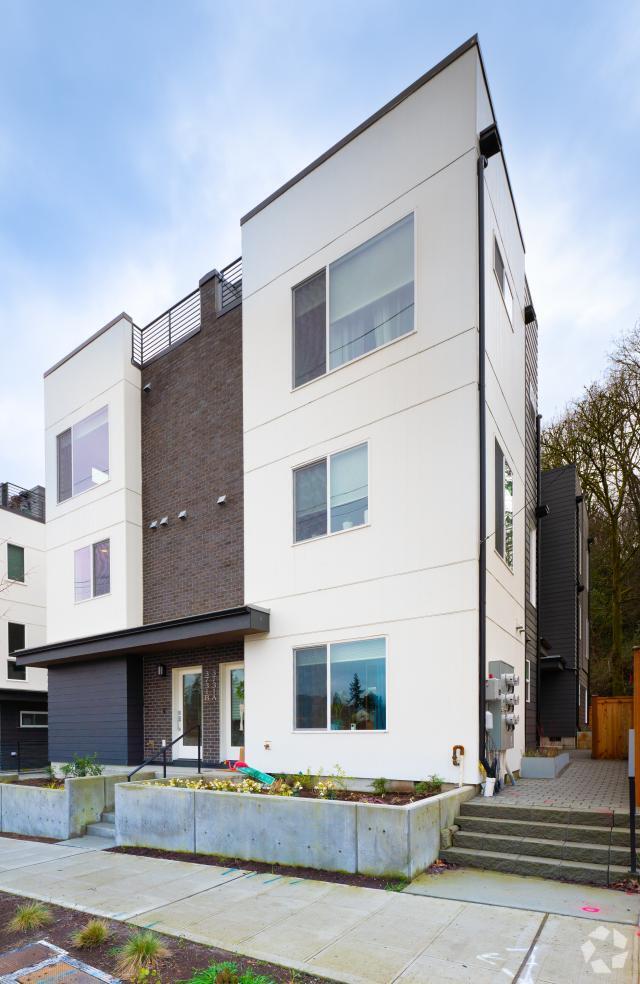 Building Photo - 2 bedroom in Seattle WA 98118