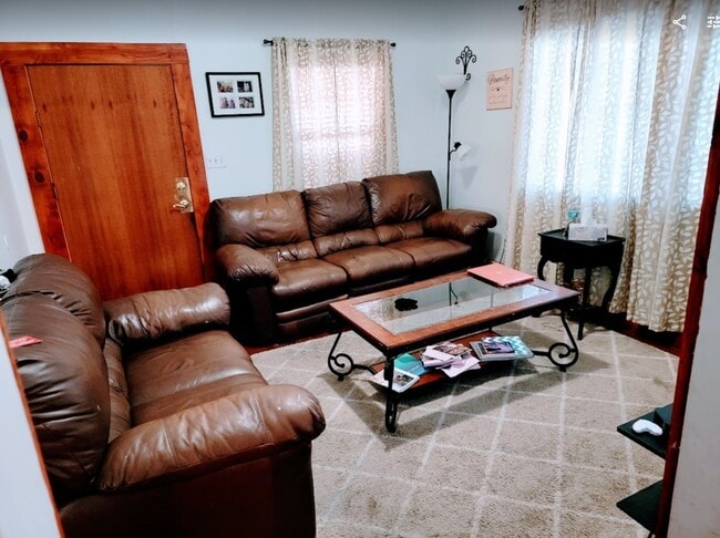 Building Photo - 646 S Coleman St