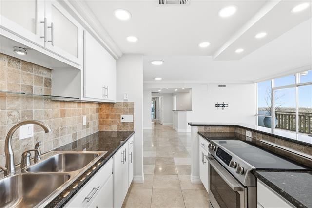 Building Photo - 6211 W Northwest Hwy