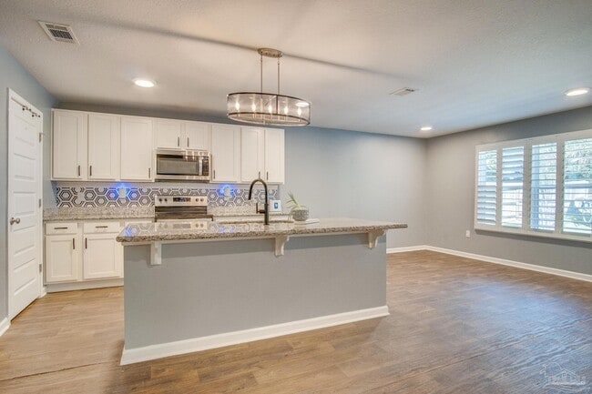 Building Photo - 4668 Red Oak Dr