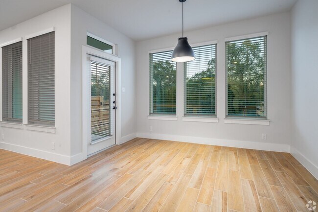 Building Photo - 13685 Giovannis Gdn