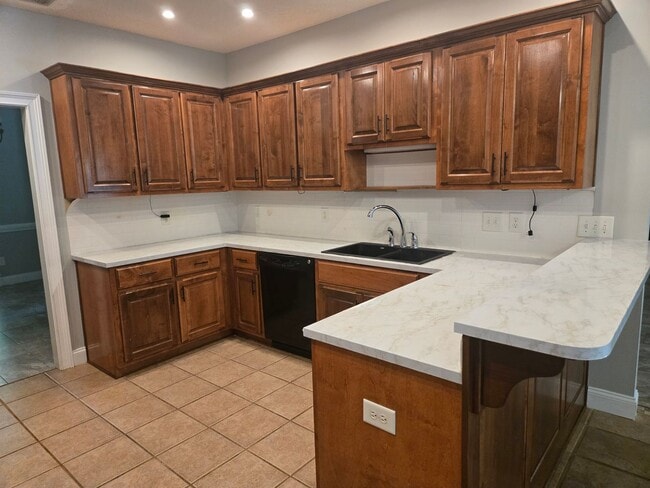 Building Photo - FOR RENT in HARRIS COUNTY with SWIMMING POOL! Available July 1st