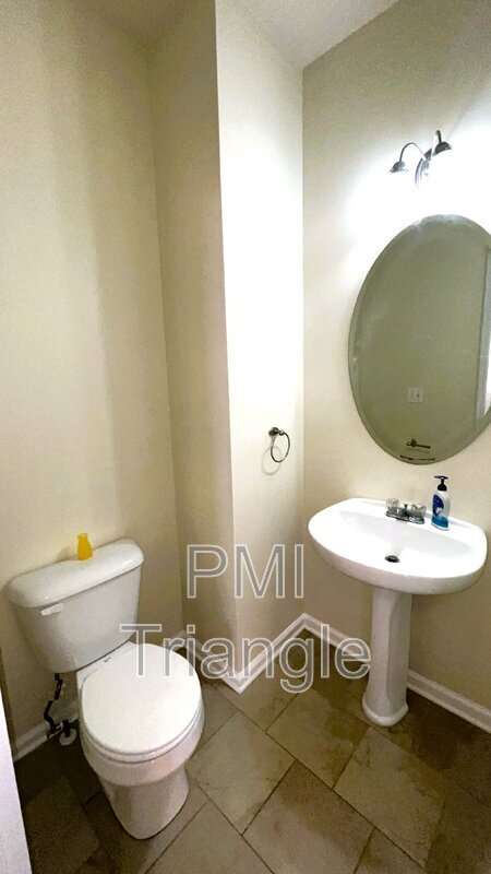 Building Photo - 316 Linden Park Ln