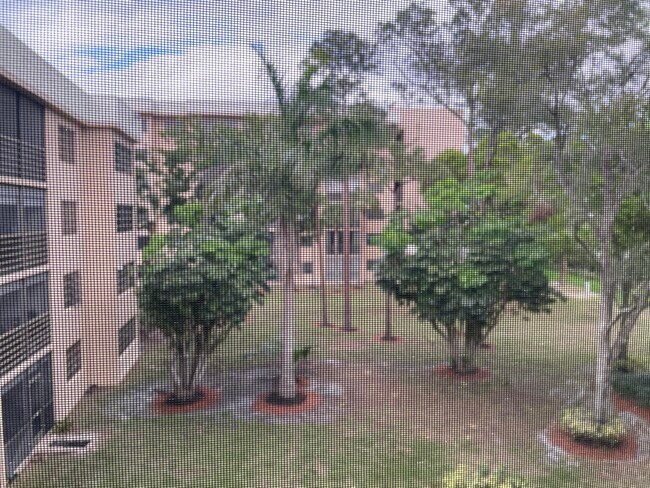 Building Photo - 4760 Lucerne Lakes Blvd