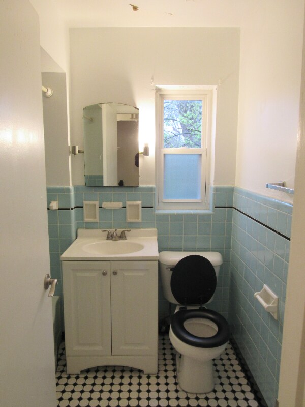 Building Photo - 3647 Ravenwood Ave
