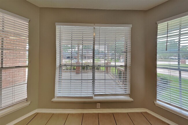 Building Photo - 1327 Coppercrest Dr