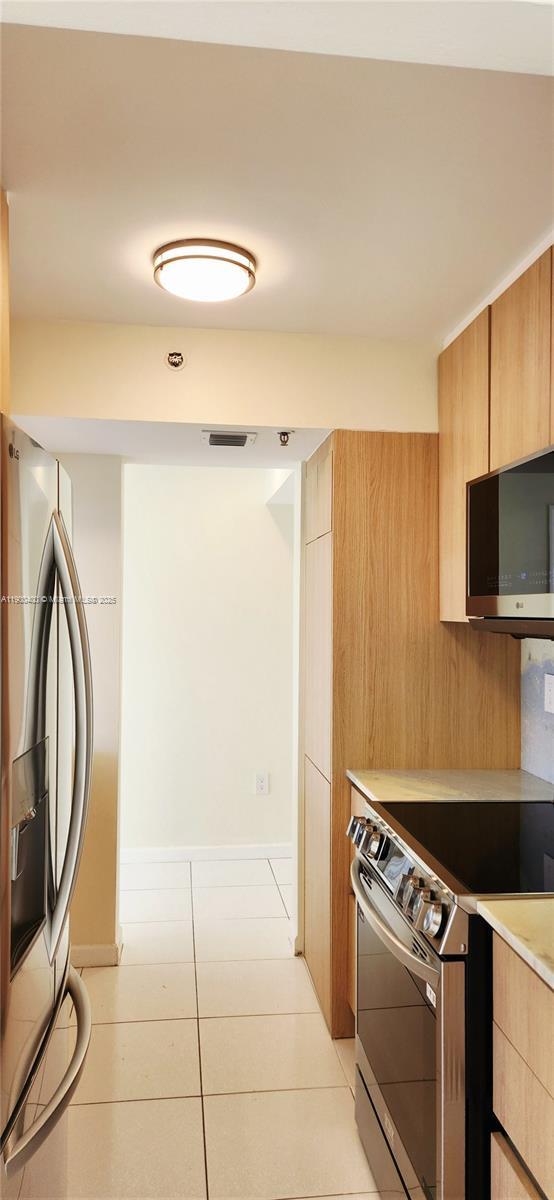 Building Photo - 7601 Dickens Ave