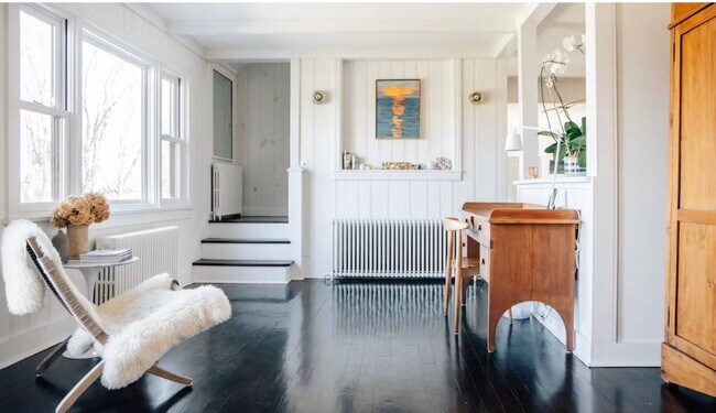 Building Photo - 23 Mulford Ln