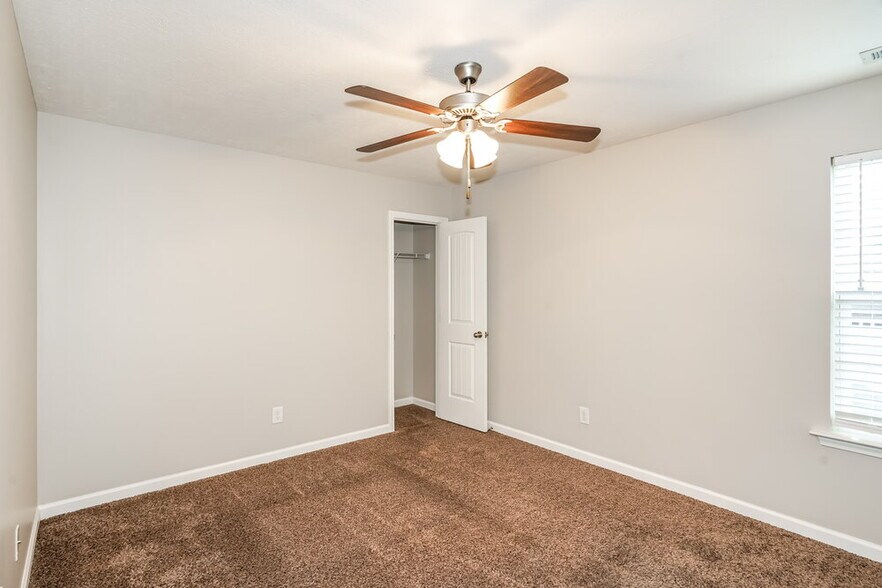 Building Photo - 642 Big Hurricane Dr