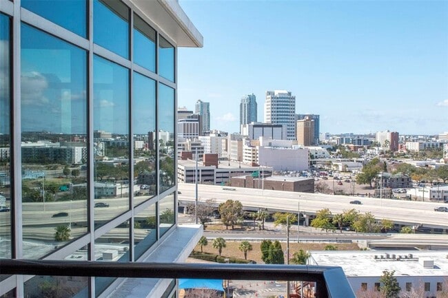 Building Photo - 1120 E Kennedy Blvd