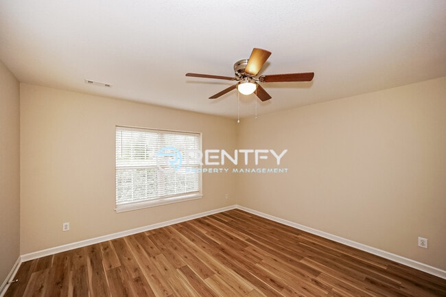 Building Photo - 2027 Quill Ct