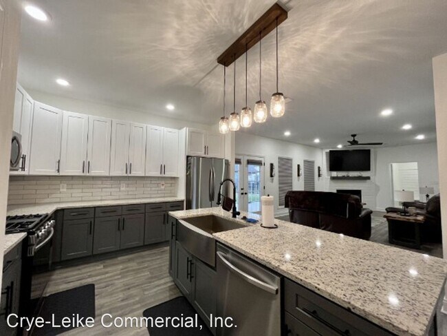 Building Photo - 3 br, 2.5 bath House - 520 Dexter Dr