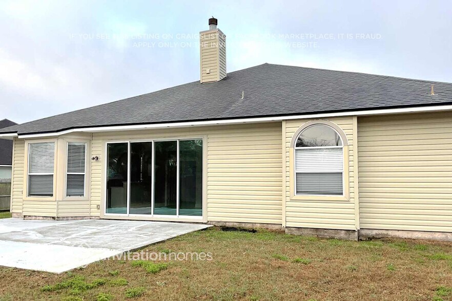 Building Photo - 13129 Tamarisk Ct