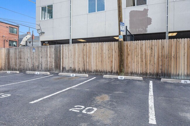 Building Photo - 1390 Emerson St