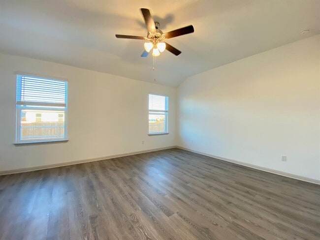 Building Photo - 202 Sweetwater Crk Ln