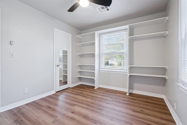 Building Photo - 1406 Sheffield Rd