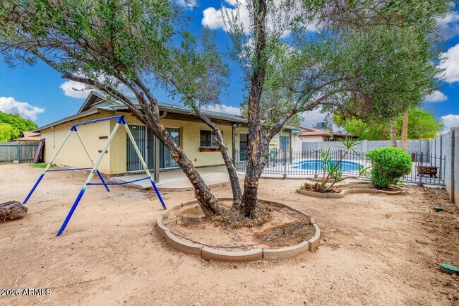 Building Photo - 4141 W Diana Ave