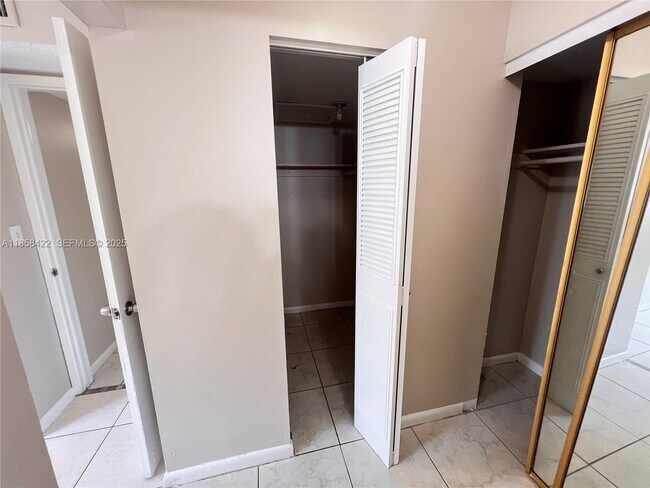 Building Photo - 1200 SW 50th Ave