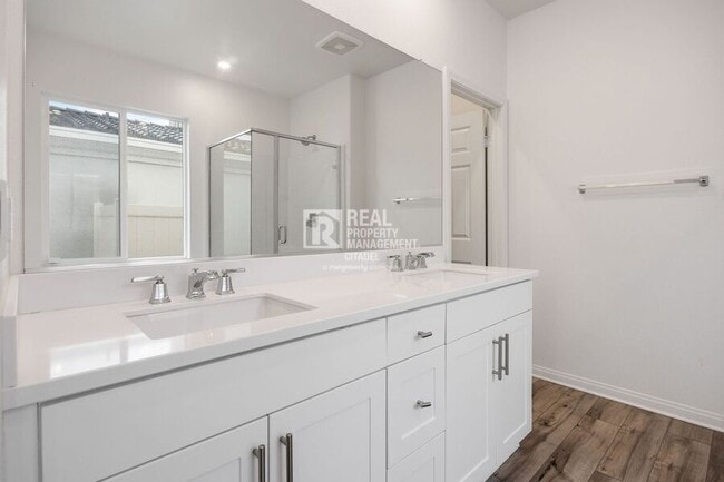 Building Photo - 365 Huntington Ct