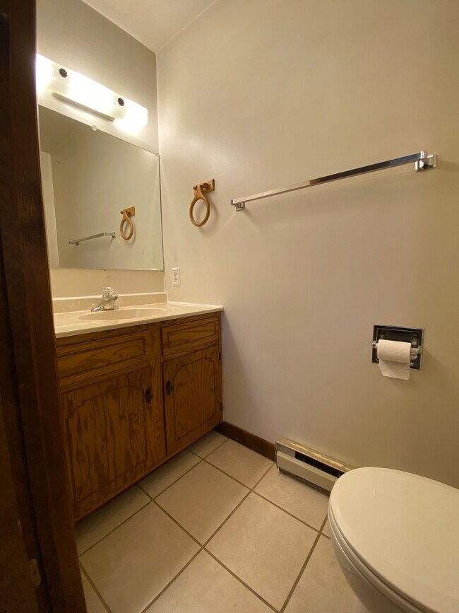 bathroom - 1518 Howell Rd