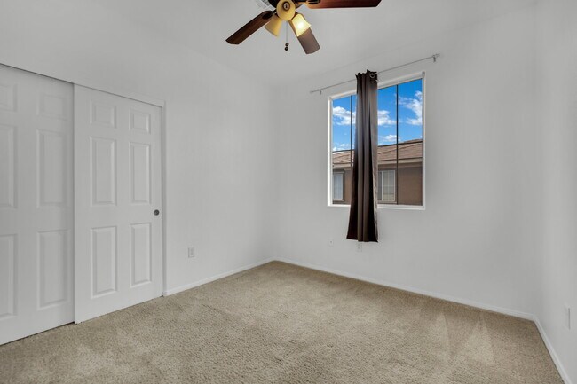 Building Photo - Beautiful 3-bedroom, 2-bathroom condo loca...