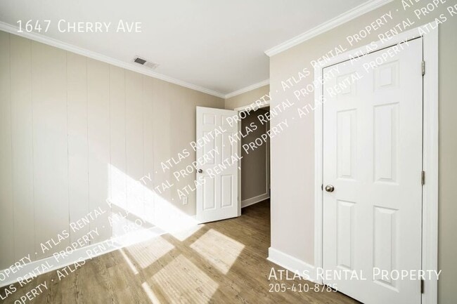 Building Photo - 1647 Cherry Ave