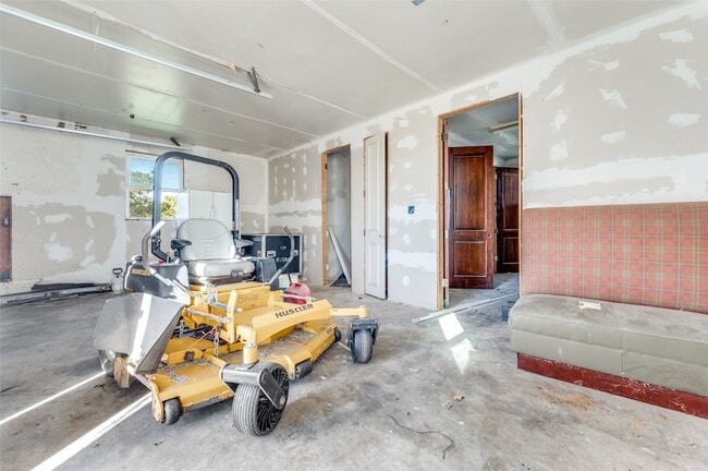 Building Photo - 3275 FM428