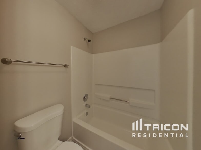 Building Photo - 3423 Summer Breeze Cir