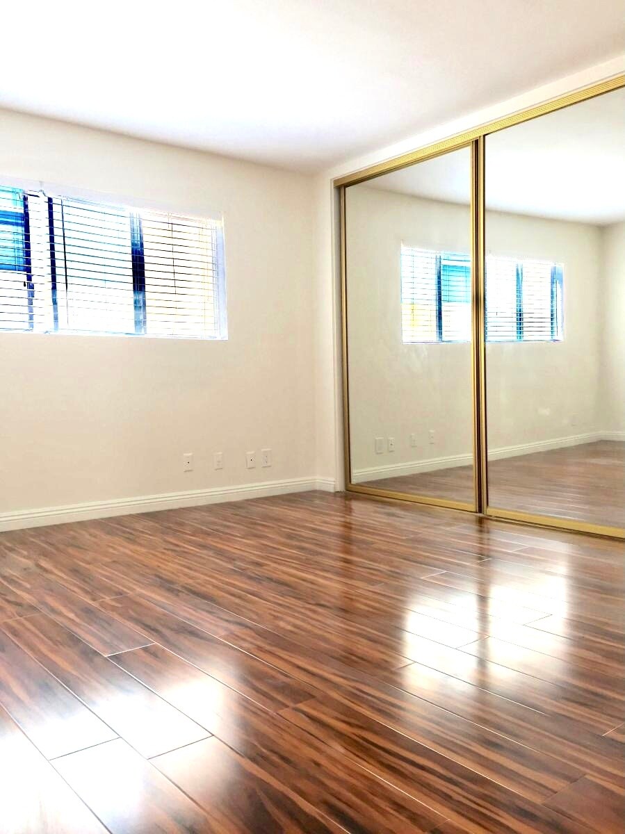 Building Photo - 1130 9th St