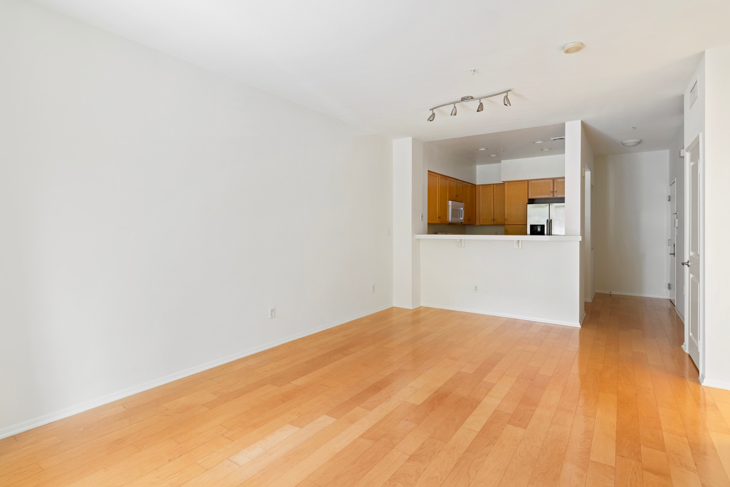 Building Photo - 6400 Crescent Park E