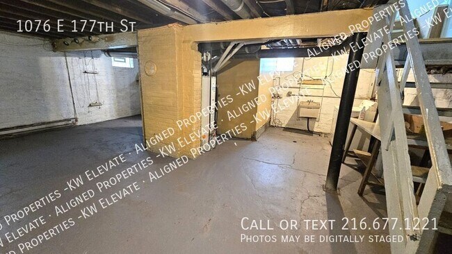 Building Photo - 1076 E 177th St