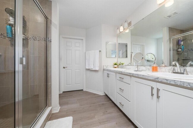 Building Photo - 18 Polermo Ave