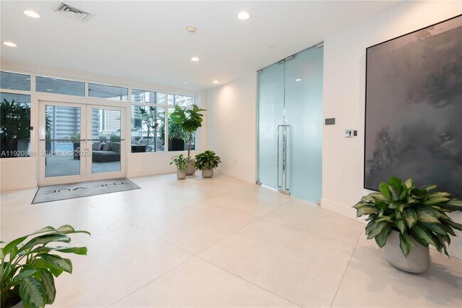 Building Photo - 1250 S Miami Ave