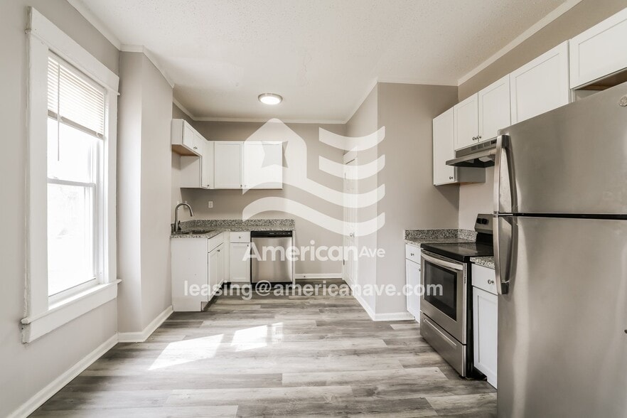 Building Photo - 1615 E Fulton St