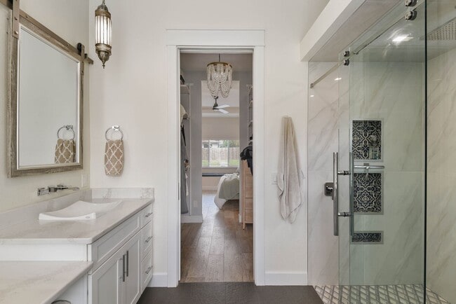 Building Photo - Luxurious living in Winter Park