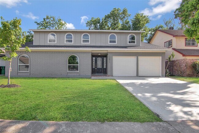 Building Photo - 12811 Golden Tee Ln
