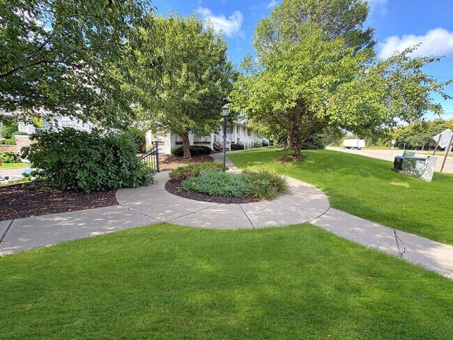 Building Photo - 4940 Underwood Ln N