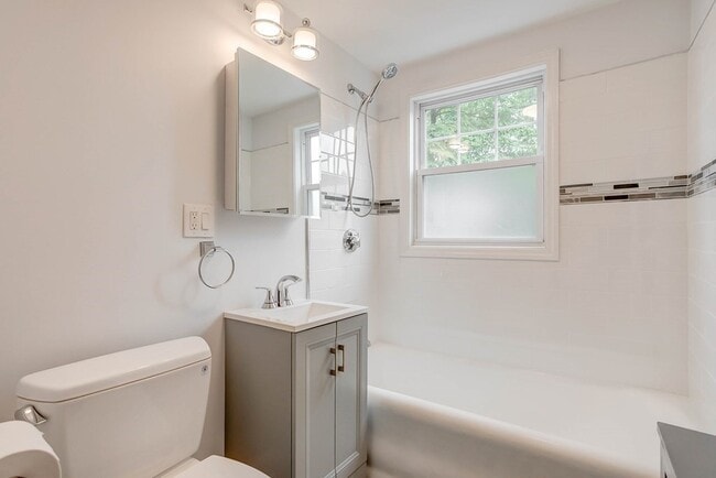 Building Photo - 43 Magdala St