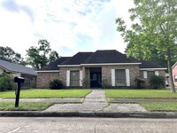 Building Photo - 14919 Mesita Dr