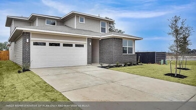 Building Photo - Room in House on Lubeck Dr