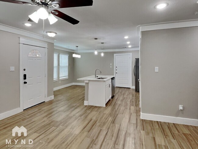 Building Photo - 5736 Lone Star Cir