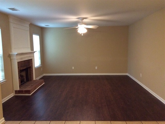 Building Photo - 7826 Leisure Ln