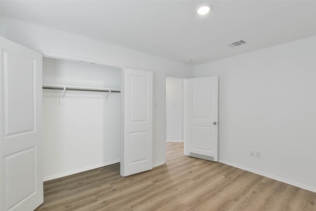 Building Photo - 3015 Wedgewood Cv Wy