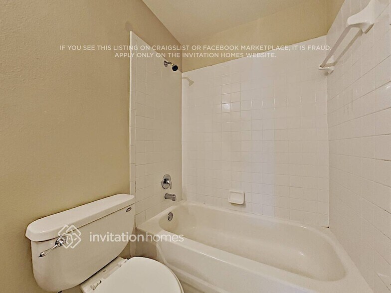 Building Photo - 1718 Snaresbrook Way