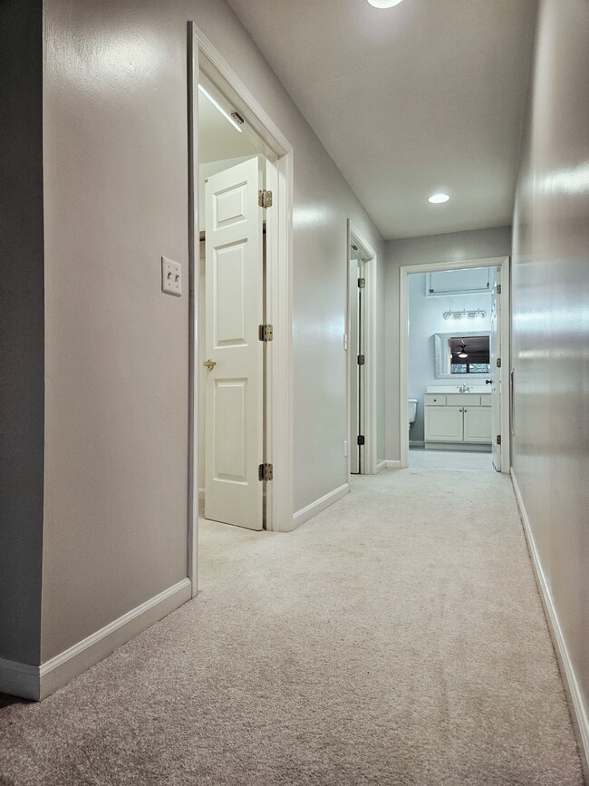 Building Photo - 602 Mockingbird Way
