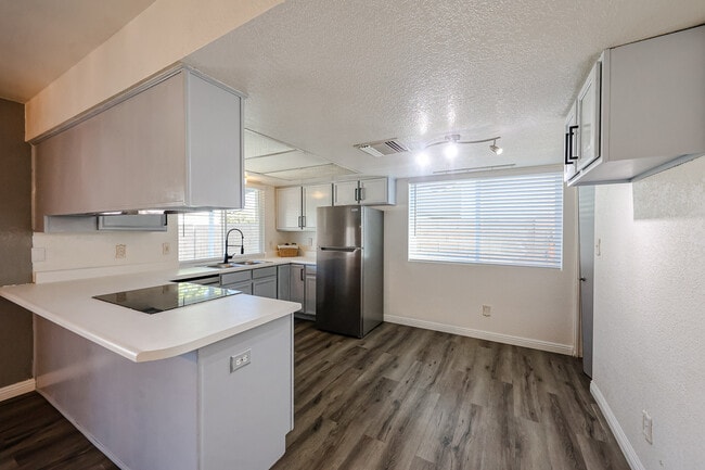 Building Photo - 408 W Oraibi Dr