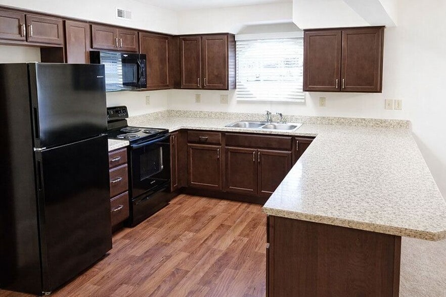Building Photo - STONE RUN VILLAS